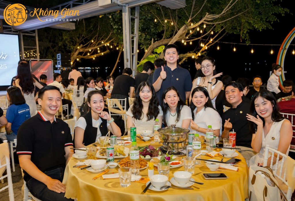 tat nien48