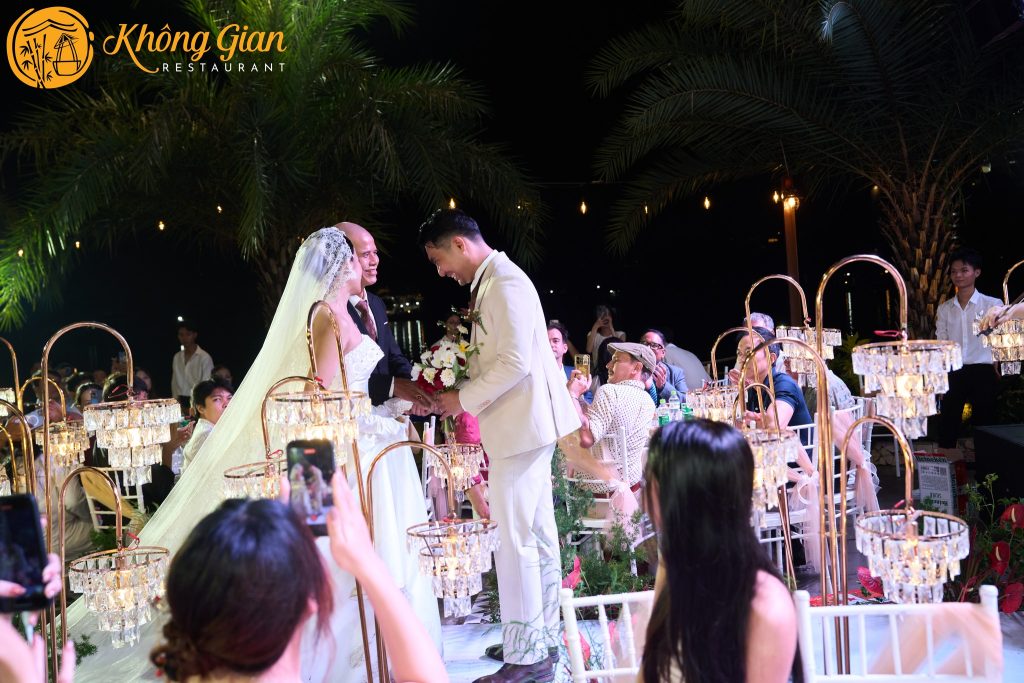 tiec cuoi view song10