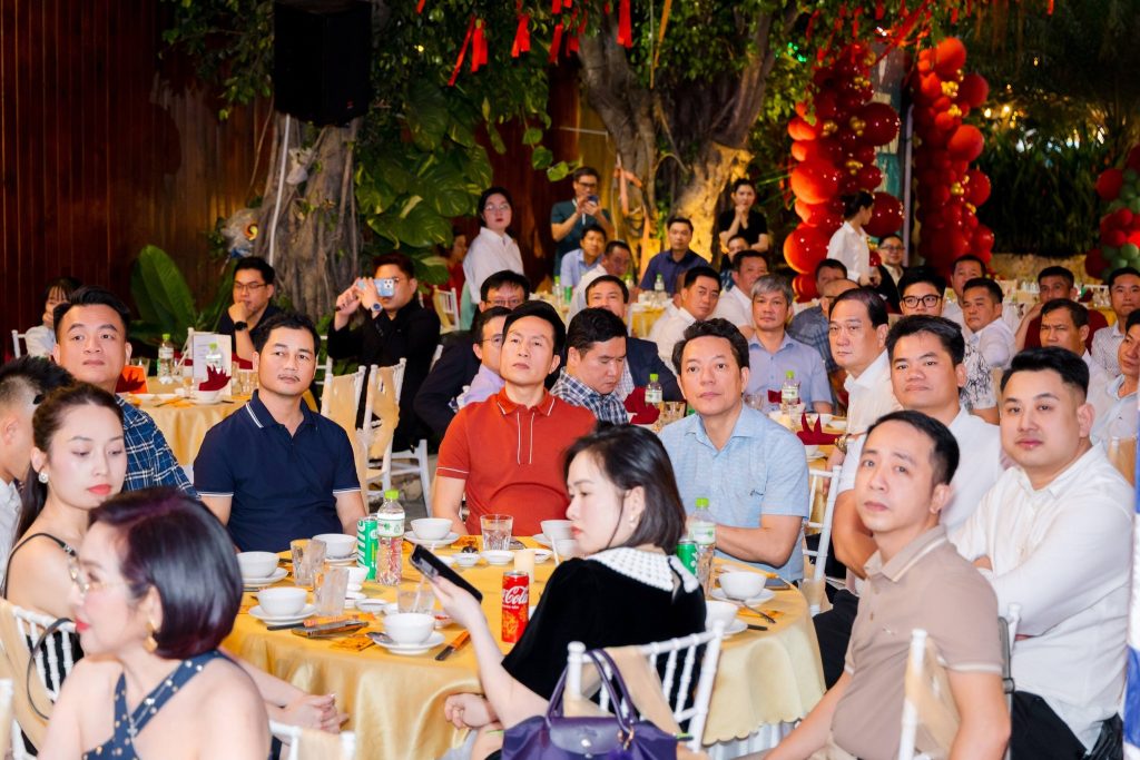 tat nien view song 38